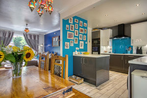 Kitchen/OP Lounge/Diner- click for photo gallery